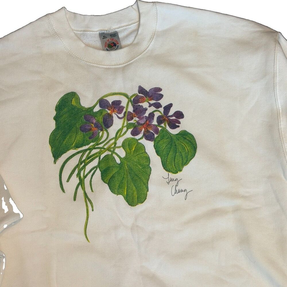 ⁠Vintage 90s Fruit of the Loom Sweatshirt XL Ling Chang Floral Violets USA Made⁠